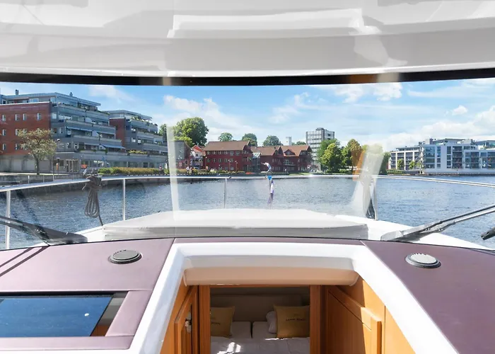 Porsgrunn Centrum Boat Hotel