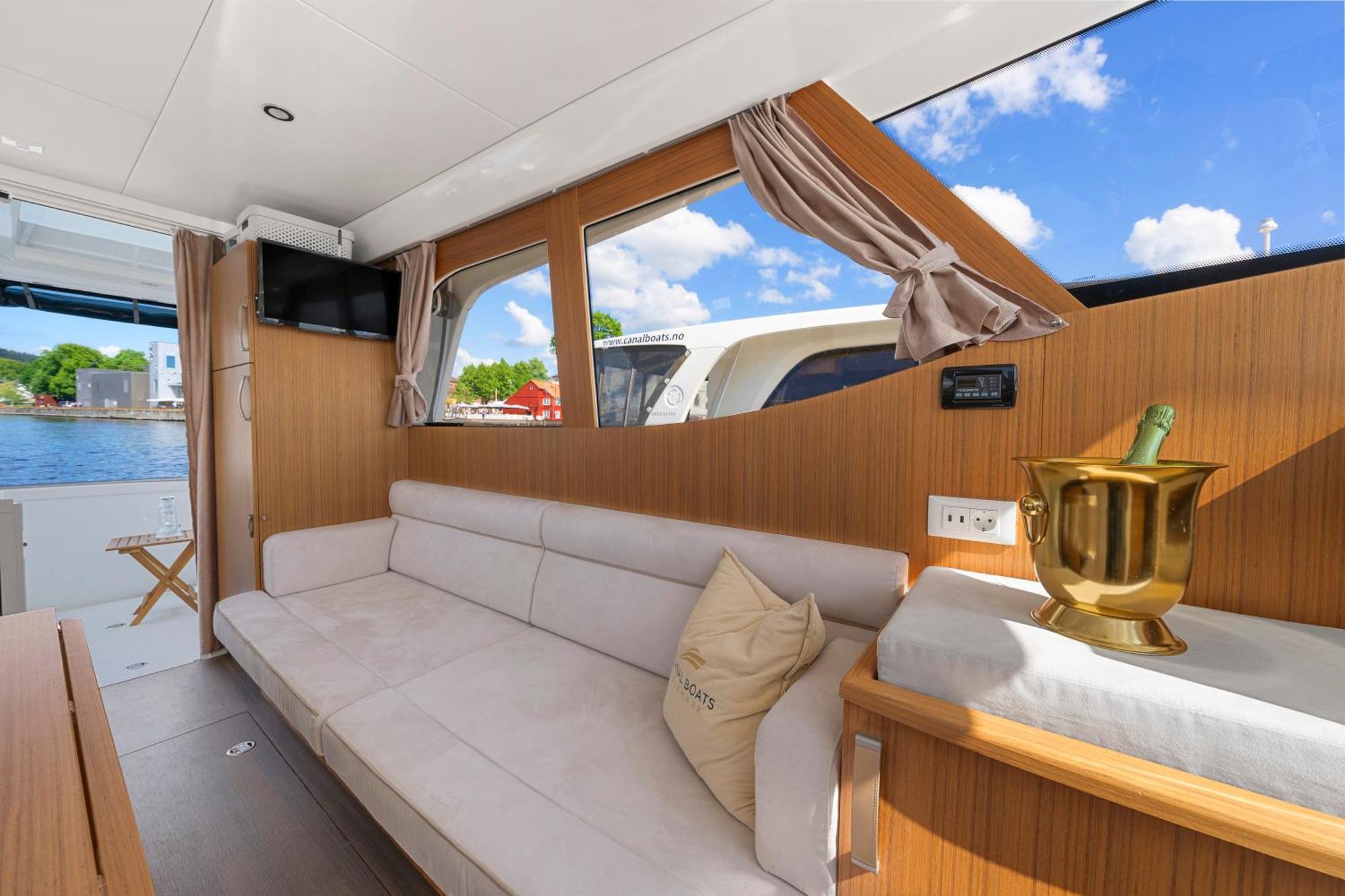 Botel Centrum Boat