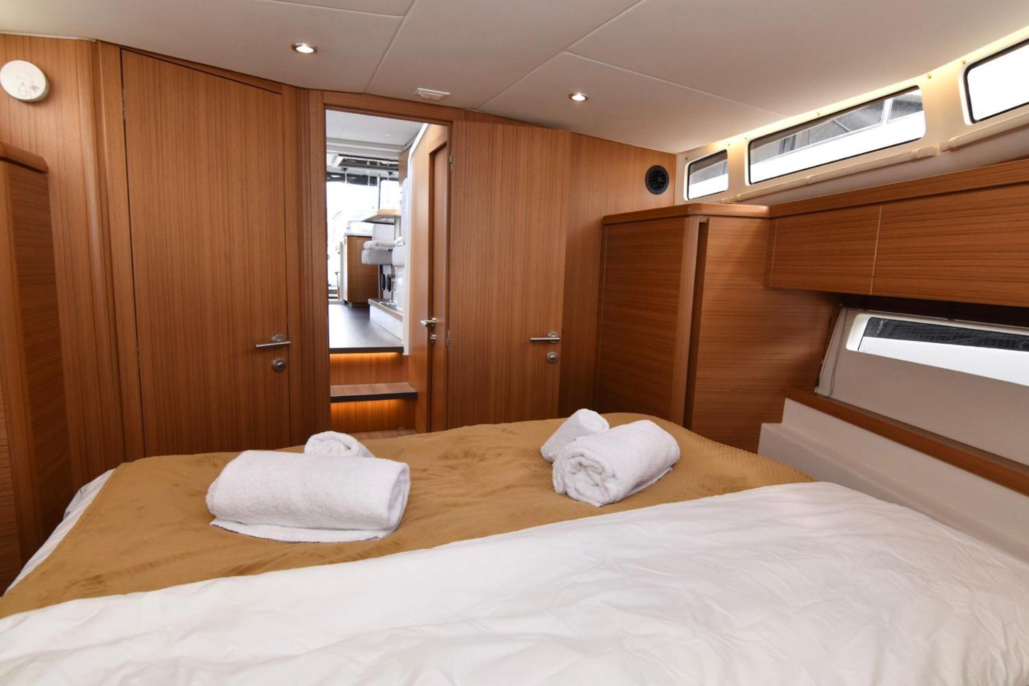 Centrum Boat Botel *