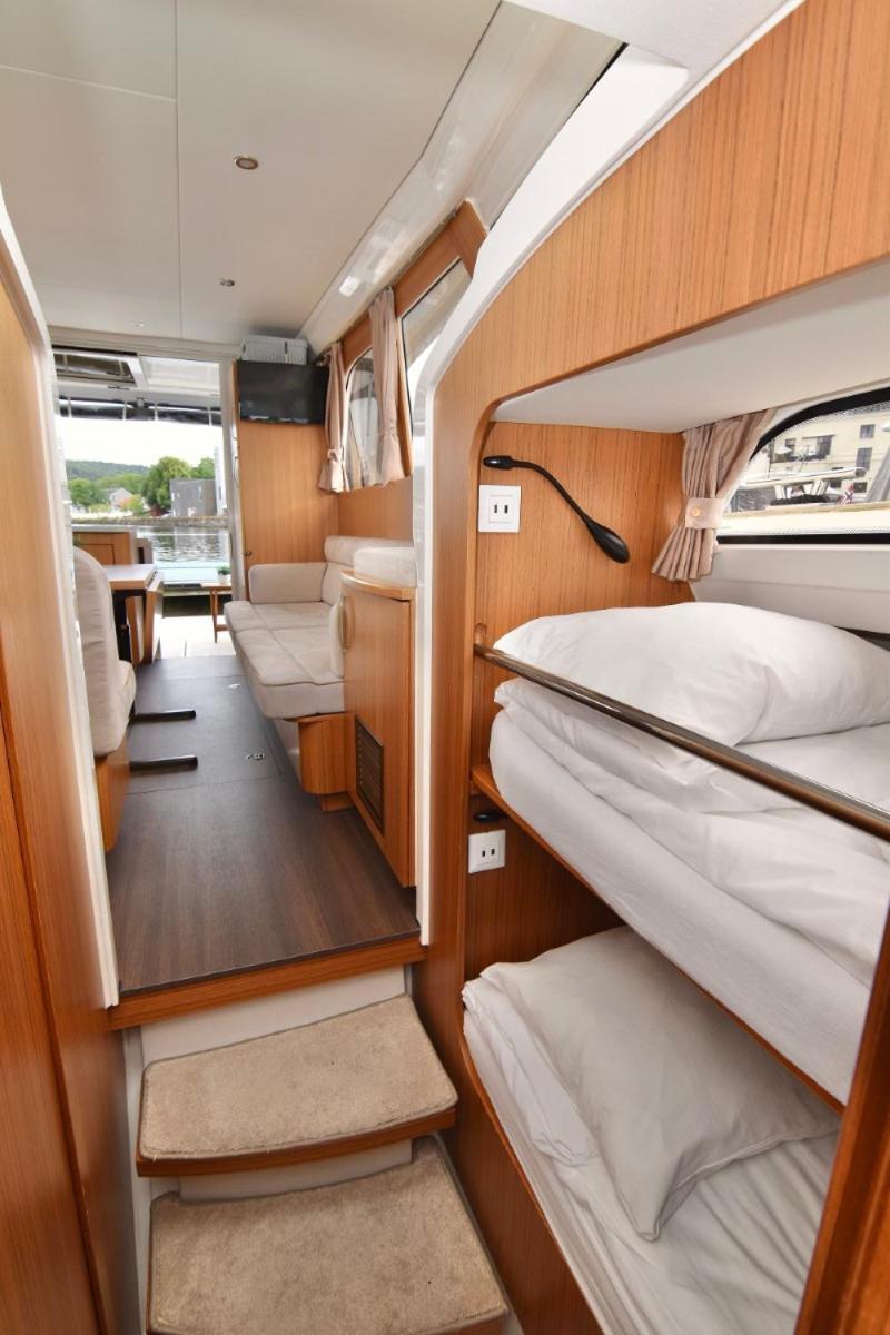 Botel Centrum Boat