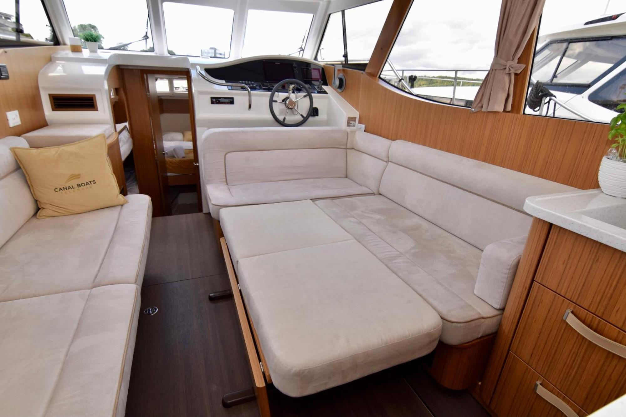 Centrum Boat