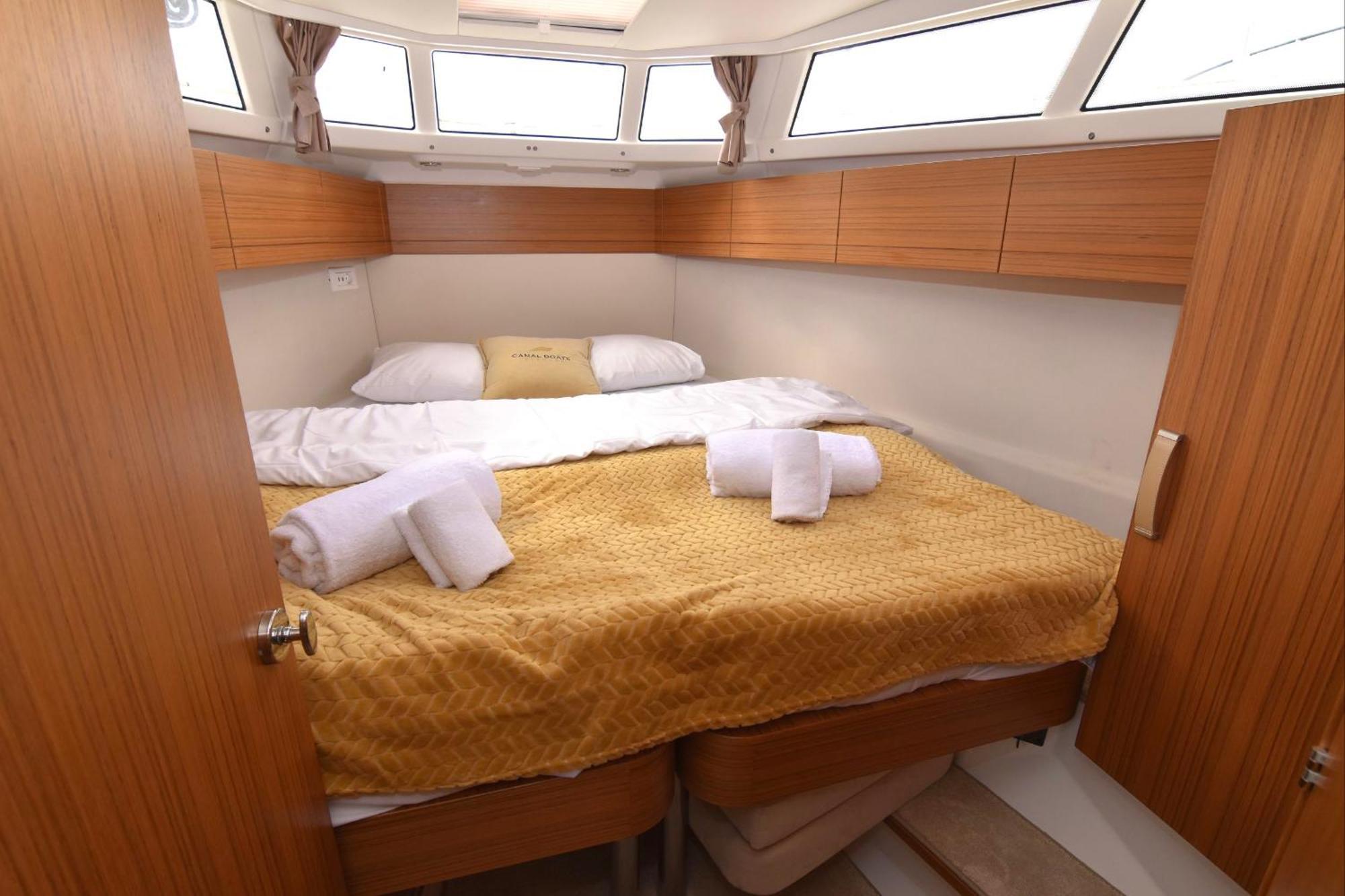 Botel Centrum Boat *
