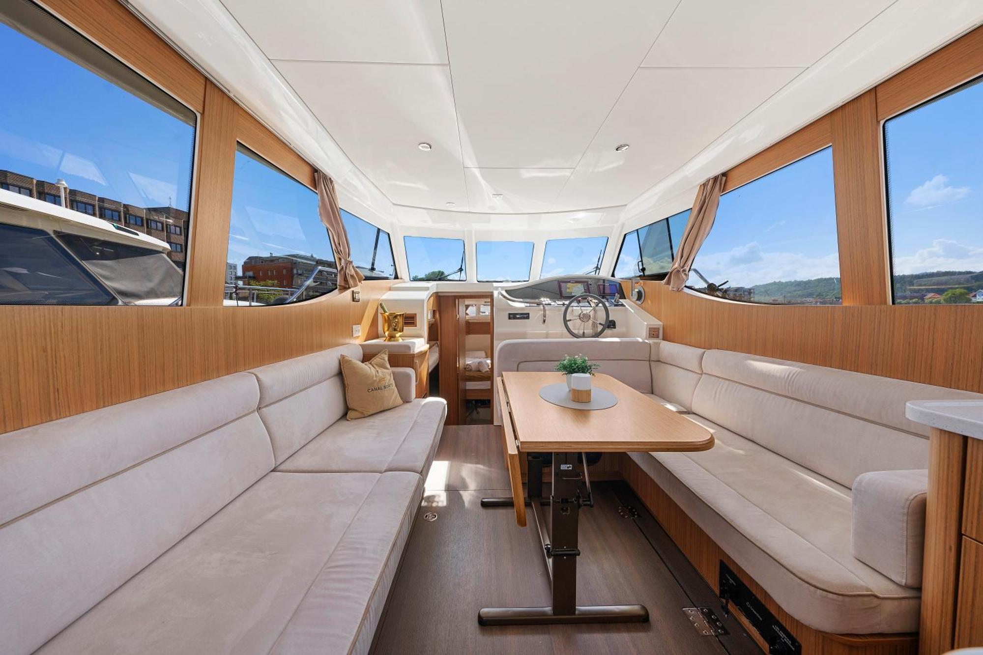 Centrum Boat